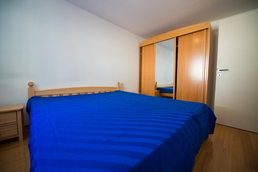 Apartments Karlo Baska Voda Room photo
