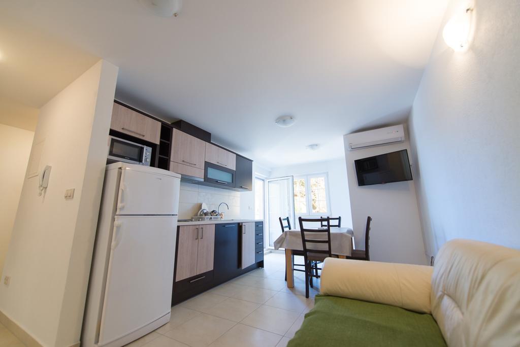 Apartments Karlo Baska Voda Room photo